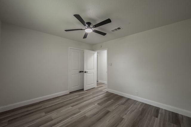 828 Glenda Drive, Bedford, TX 76022