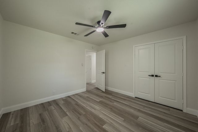 828 Glenda Drive, Bedford, TX 76022