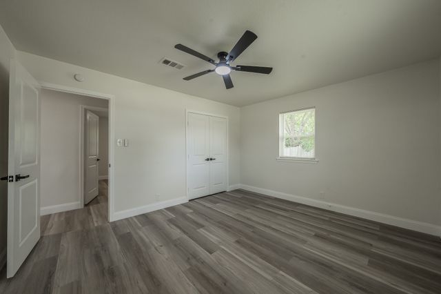 828 Glenda Drive, Bedford, TX 76022