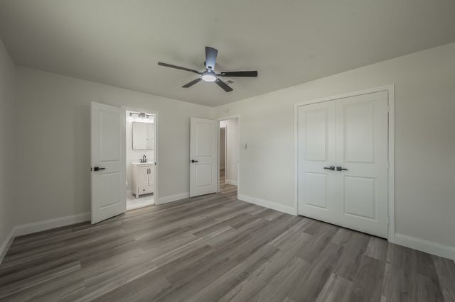 828 Glenda Drive, Bedford, TX 76022