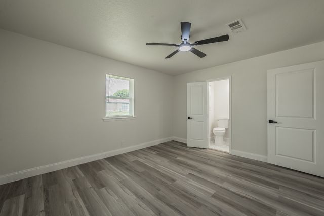 828 Glenda Drive, Bedford, TX 76022