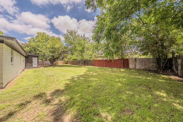 828 Glenda Drive, Bedford, TX 76022