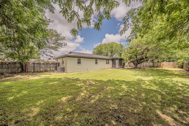 828 Glenda Drive, Bedford, TX 76022