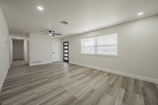 828 Glenda Drive, Bedford, TX 76022