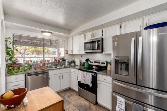 17 E Santa Belia, Green Valley, AZ 85614