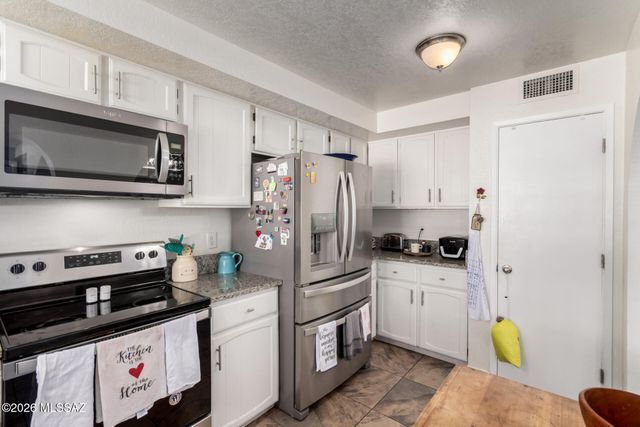 17 E Santa Belia, Green Valley, AZ 85614