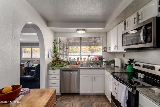 17 E Santa Belia, Green Valley, AZ 85614