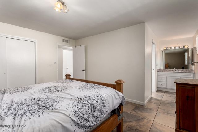 17 E Santa Belia, Green Valley, AZ 85614