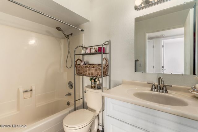 17 E Santa Belia, Green Valley, AZ 85614