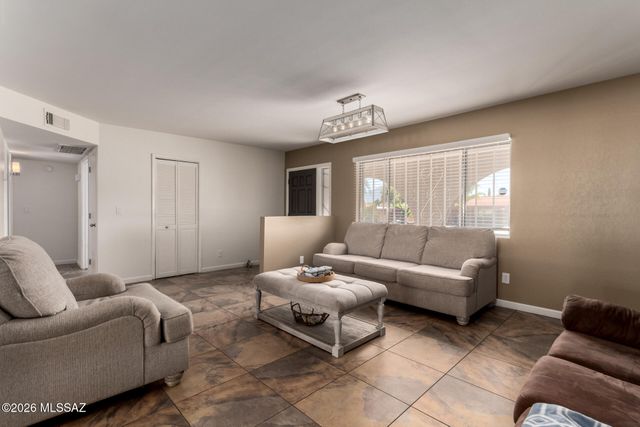 17 E Santa Belia, Green Valley, AZ 85614