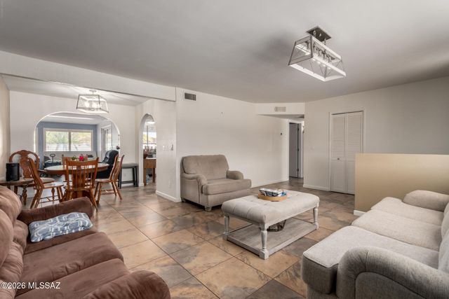 17 E Santa Belia, Green Valley, AZ 85614