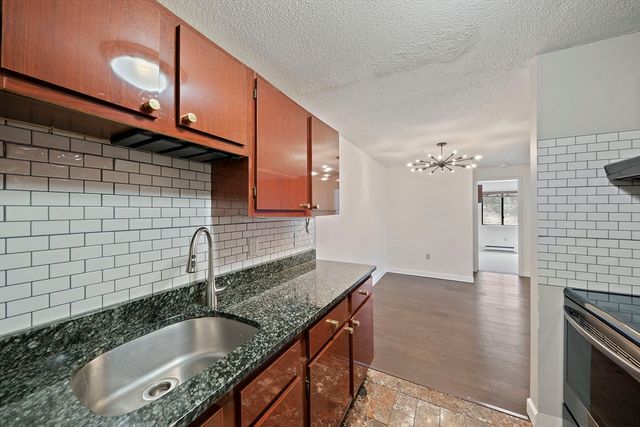 15 Village Rock Ln 2, Natick, MA 01760