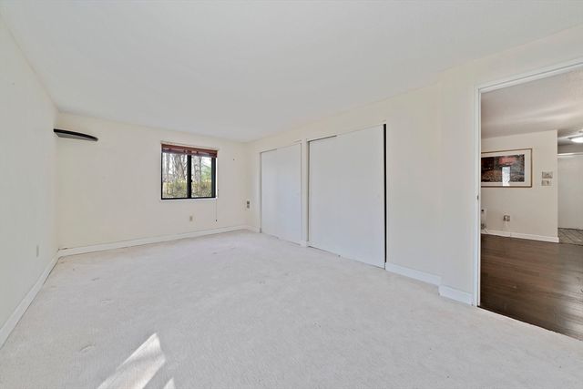 15 Village Rock Ln 2, Natick, MA 01760
