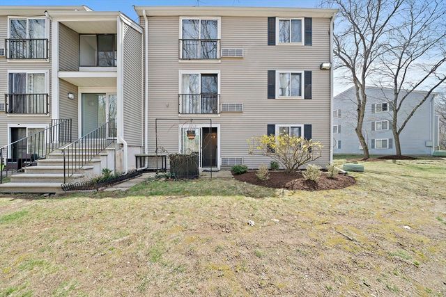 15 Village Rock Ln 2, Natick, MA 01760