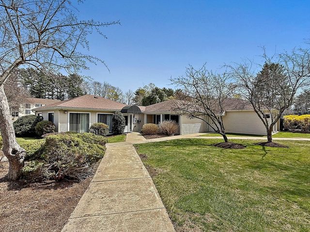 15 Village Rock Ln 2, Natick, MA 01760