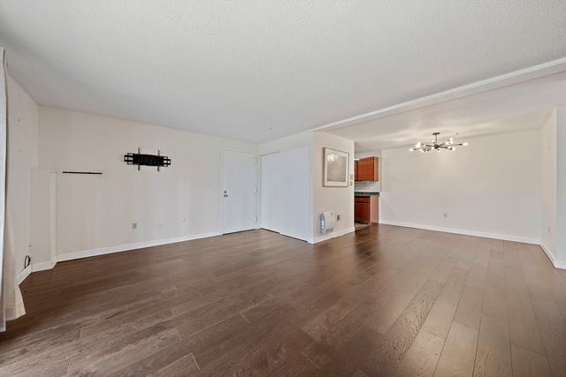15 Village Rock Ln 2, Natick, MA 01760