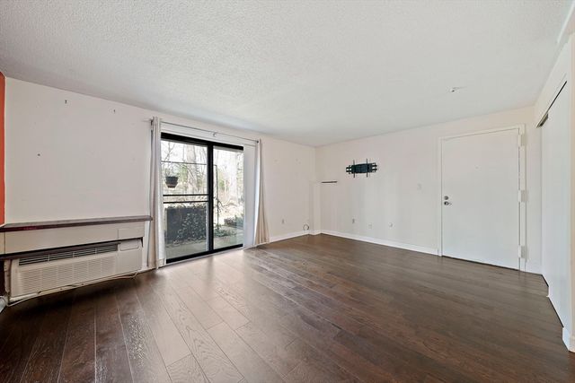 15 Village Rock Ln 2, Natick, MA 01760