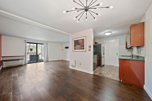 15 Village Rock Ln 2, Natick, MA 01760