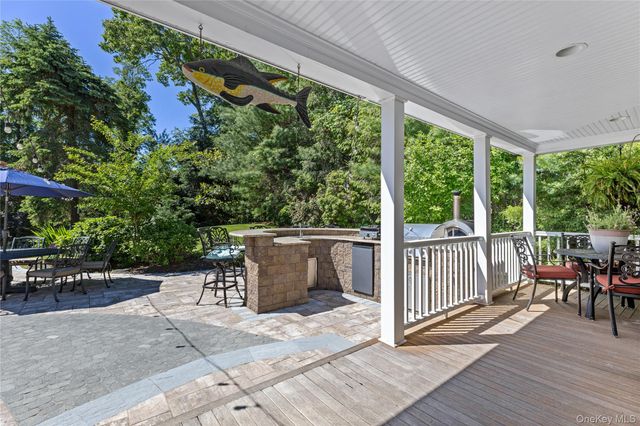 32 Soundview Drive, Shoreham, NY 11786