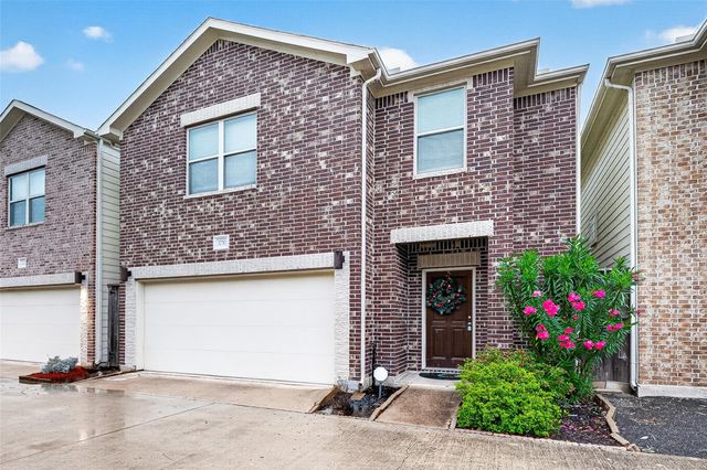 3730 Main Poplar Dr, Houston, TX 77025