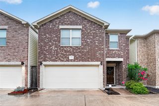 3730 Main Poplar Dr, Houston, TX 77025