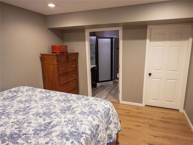 1432 Hickory Hollow Road NE, Solon, IA 52333