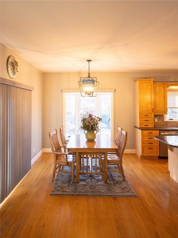 1432 Hickory Hollow Road NE, Solon, IA 52333