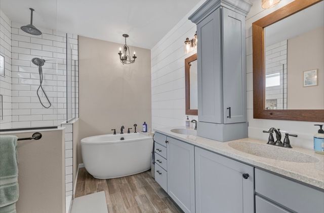 1432 Hickory Hollow Road NE, Solon, IA 52333