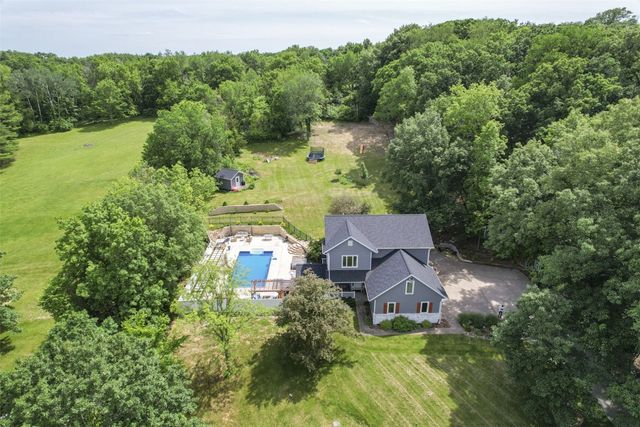 1432 Hickory Hollow Road NE, Solon, IA 52333