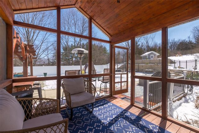 1432 Hickory Hollow Road NE, Solon, IA 52333