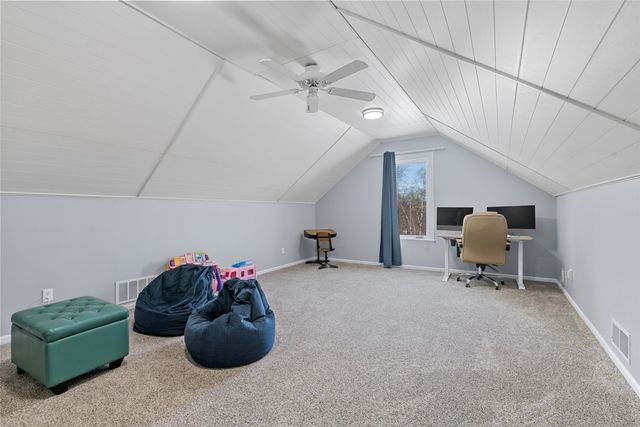 1432 Hickory Hollow Road NE, Solon, IA 52333