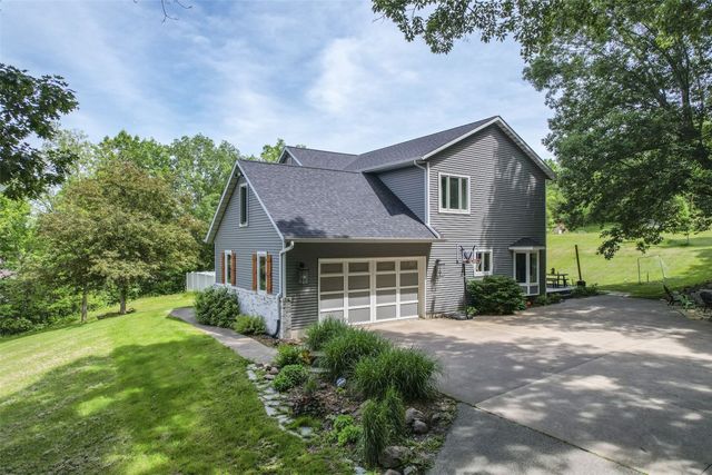 1432 Hickory Hollow Road NE, Solon, IA 52333