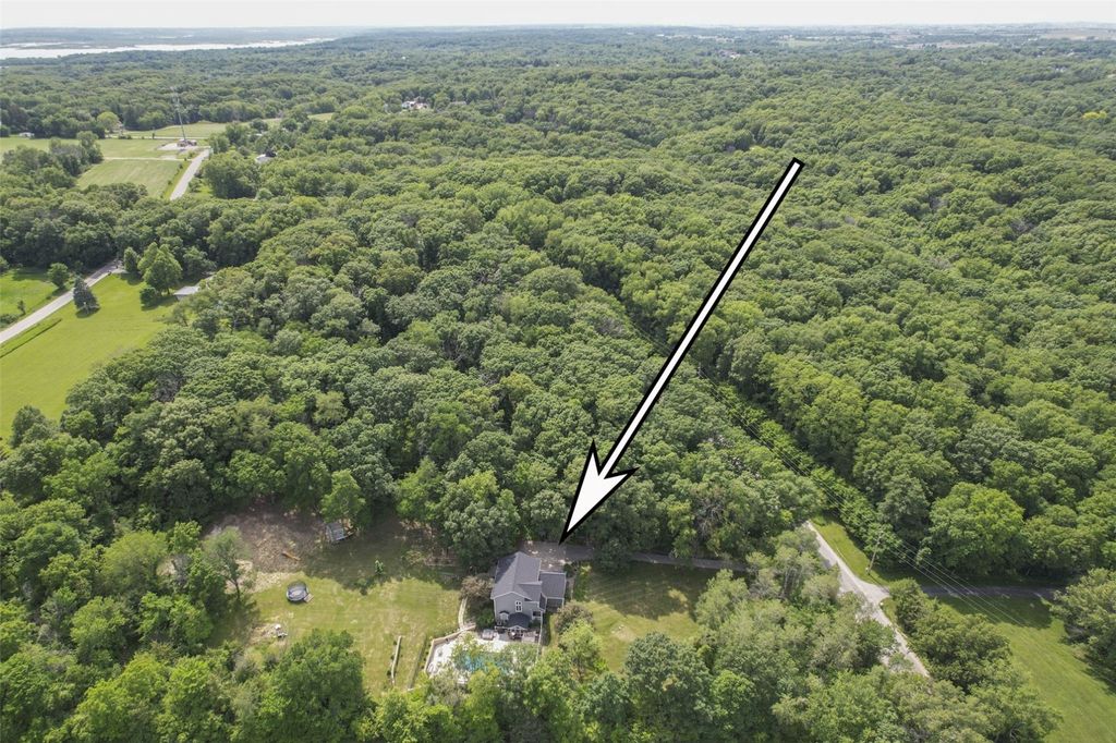 1432 Hickory Hollow Road NE, Solon, IA 52333