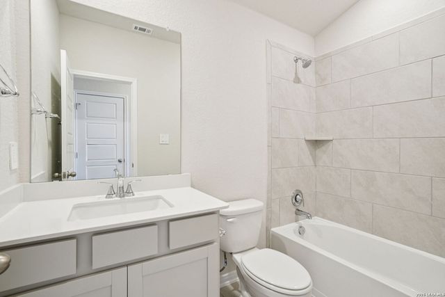 114 Barton Point, Cibolo, TX 78108