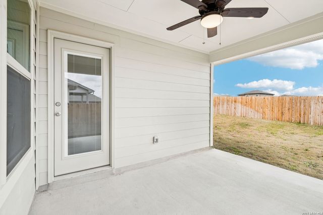 114 Barton Point, Cibolo, TX 78108