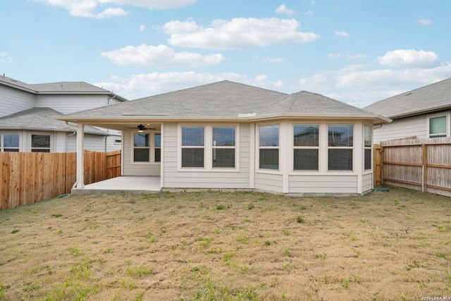 114 Barton Point, Cibolo, TX 78108