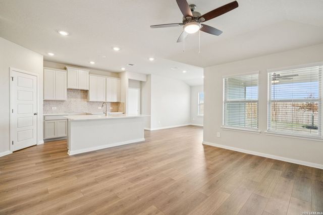 114 Barton Point, Cibolo, TX 78108