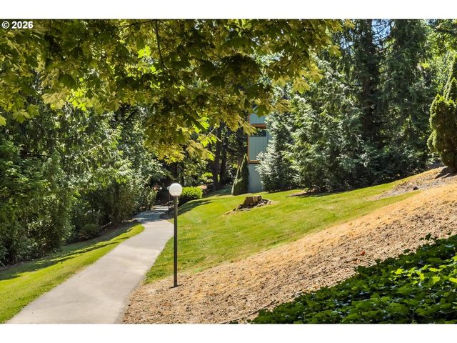 4 TOUCHSTONE 138, Lake Oswego, OR 97035