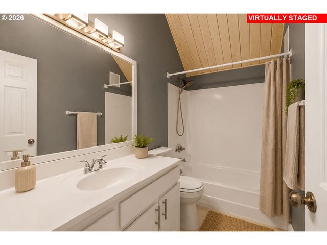 4 TOUCHSTONE 138, Lake Oswego, OR 97035
