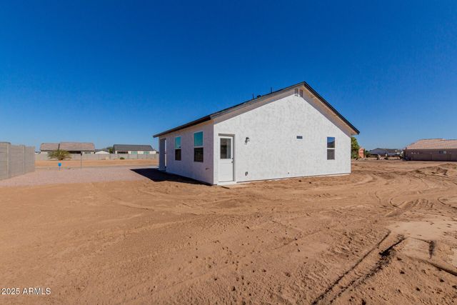 8335 W PINEVETA Drive, Arizona City, AZ 85123