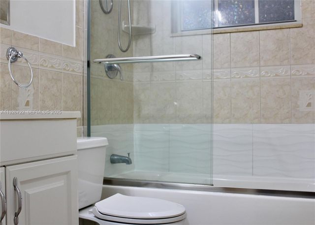 300 SW 8th St 302, Fort Lauderdale, FL 33315