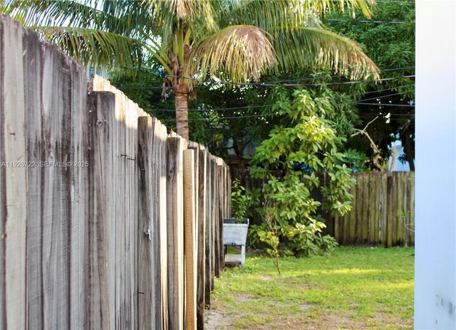 300 SW 8th St 302, Fort Lauderdale, FL 33315