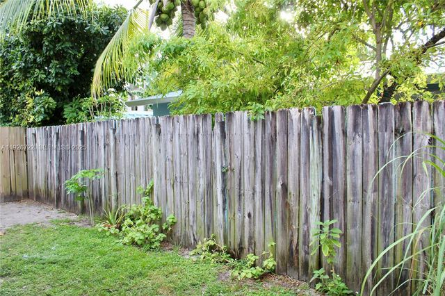 300 SW 8th St 302, Fort Lauderdale, FL 33315