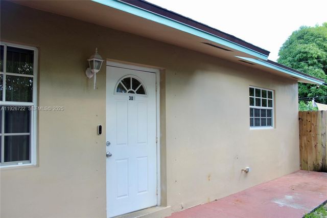 300 SW 8th St 302, Fort Lauderdale, FL 33315