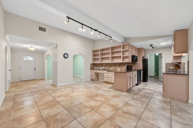 3626 SUGARHILL DR, San Antonio, TX 78230
