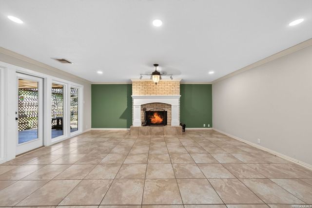 3626 SUGARHILL DR, San Antonio, TX 78230