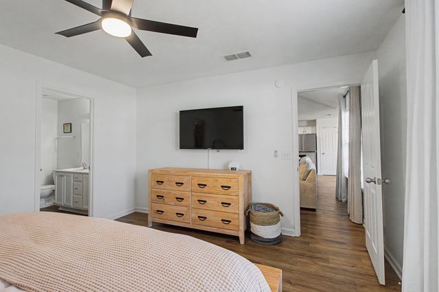 825 Kaylee Cir, Murfreesboro, TN 37128