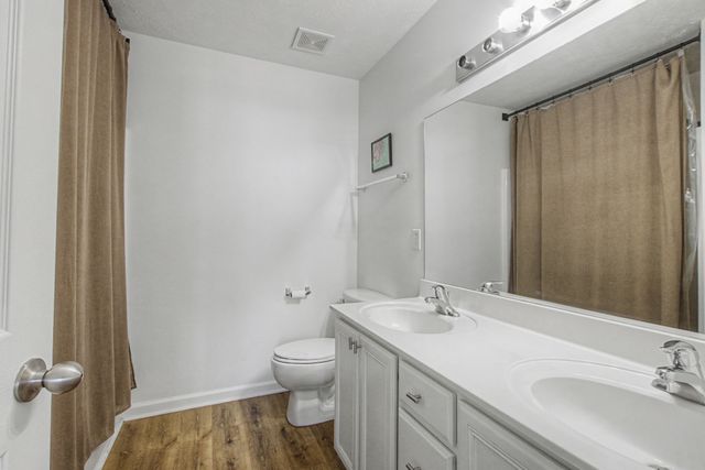 825 Kaylee Cir, Murfreesboro, TN 37128