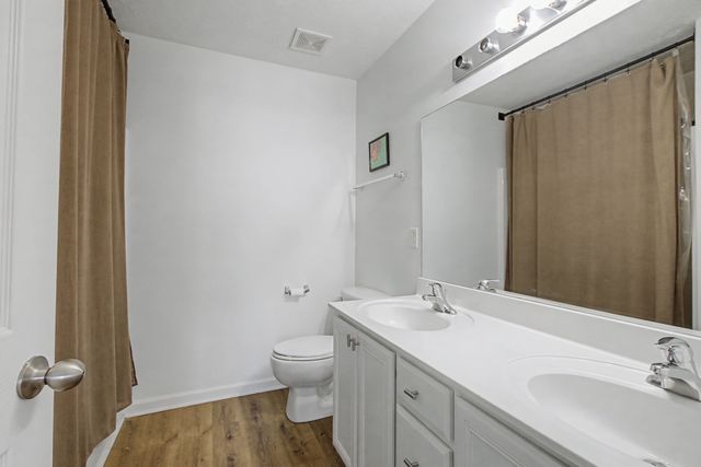 825 Kaylee Cir, Murfreesboro, TN 37128