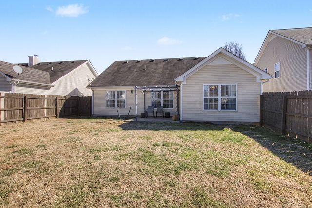 825 Kaylee Cir, Murfreesboro, TN 37128
